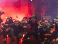 Ξεσήκωσε με τις βαλκανικές μουσικές του ...