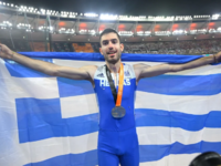 Ο Μίλτος Τεντόγλου εξηγεί τι έγινε με το...