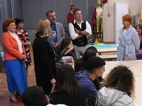 Πάτρα: Μαθητές και εκπαιδευτικοί από σχο...