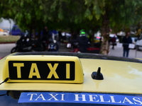 Απεργία ταξί: Οι οδηγοί τραβούν χειρόφρε...