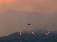 Κύπρος: Συνεχίζει ανεξέλεγκτο να καίει τ...