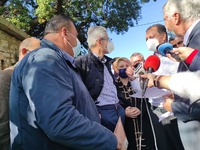 Πάτρα: Οι αγρότες «υποδέχτηκαν» τον Υπ. ...