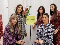 Φλας στο opening party του πρώτου καταστ...