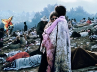 Πέθανε η γυναίκα από το εμβληματικό ζευγ...