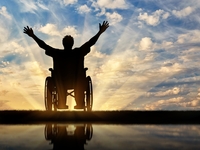 Ανάπηροι άνω των 24 ετών δεν δικαιούνται...