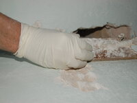 Πιστόλια, μαχαίρια και ναρκωτικά στις φυ...