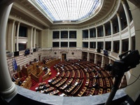 Βουλή: Δεύτερη ημέρα συζήτησης επί της π...