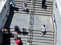 «Ο κορωνοϊός θα τελειώσει όταν μας αγγίξ...