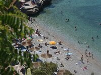 Οπλιστείτε με υπομονή, έρχεται δεύτερος ...