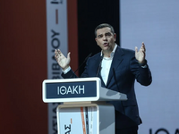 Ο Αλέξης Τσίπρας παρουσίασε τους 4 άξονε...