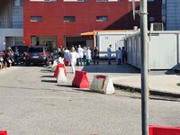 Αγ. Ανδρέας: Στην ουρά γιατροί, νοσηλευτ...