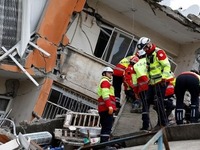 Σεισμός στην Τουρκία: Υπάρχει ζωή κάτω α...