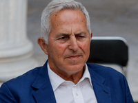 Ο ανασχηματισμός θέλει... επανάληψη- Η α...