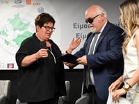 Δυτική Ελλάδα: Tιμήθηκαν τρεις γονείς γι...