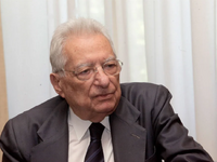 Πέθανε ο πρώην υπουργός Εξωτερικών Πέτρο...