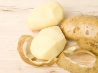 Πώς να ξεφλουδίσετε τις πατάτες χωρίς κό...