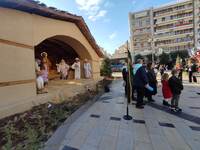 Πάτρα: «Πλημμύρισε» με κάλαντα και τραγο...