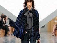 Tζιν παντελόνια: Επίμονη πολυφωνία, με π...