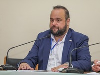 Βασίλης Αϊβαλής: Το στεγαστικό ζήτημα στ...