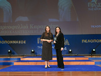 Ελένη Δουνδουλάκη και Καρυοφυλλιά Καραμπέτη