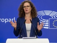 Υποκλοπές: Η PEGA ζητά έρευνα μετά την π...