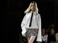 «Χαμός» με το white shirting: Το λευκό π...