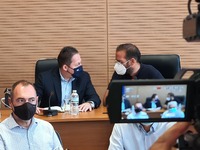 Φωτιά Ζήρια: Σύσκεψη με Πέτσα και κυβερν...