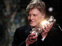 Ένας σταρ παλαιάς κοπής στην σκηνή των Σ...