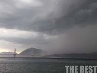 Άνοιξαν οι ουρανοί στην Πάτρα - Εν αναμο...