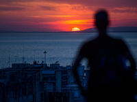 Όταν ο ήλιος "σβήνει" τη μέρα ...