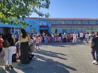 Χτύπησε το πρώτο κουδούνι και στην Πάτρα - ΦΩΤΟ