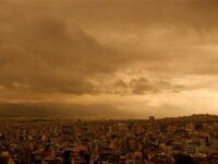 Άστατος ο καιρός του τριημέρου- Επιστρέφ...