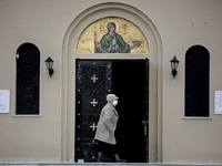 "Χριστός Ανέστη" στις 9 το βρά...