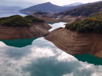 Λίμνη Κρεμαστών: Ο εντυπωσιακός υδάτινος...
