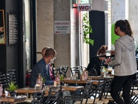 Κορωνοϊός: Από ώρα σε ώρα ανακοινώνονται...