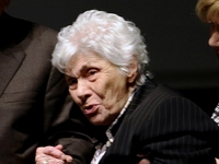 Στην εντατική η Κική Δημουλά