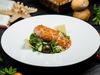 Συνταγή για σολομό με λαχανάκια Βρυξελλώ...