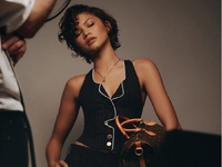 Ζεντάγια: Το παγκόσμιο λογότυπο Le Monog...