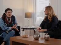 Η γη της ελιάς: Η Ισμήνη χρηματίζει μια ...