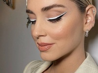 Double eyeliner: Η Κιάρα Φεράνι ήδη ασπά...
