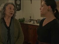 Η Παραλία: Η Μαίρη ψάχνει τα βότανα της Νικολίνας