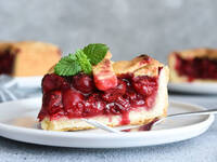 Δροσερή και αφράτη κερασόπιτα