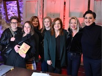 Φλας στην παρουσίαση του αστυνομικού βιβ...