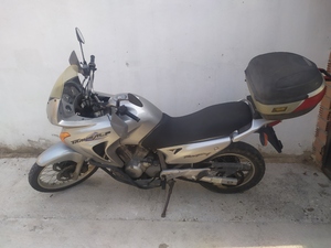 Πωλείται μηχανή Trunsulp 650cc με 80.000 χλμ. 