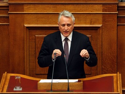 Κατατέθηκε το νομοσχέδιο για την υποχρεω...