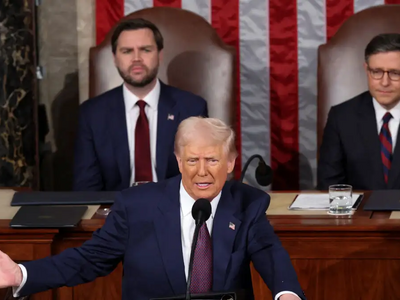 Ο Τραμπ απειλεί τη Ρωσία αν αποτύχουν οι...