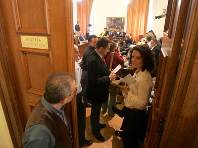 Ερευνούν πιθανή διακίνηση μαύρου χρήματο...