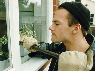 Διαρρήκτες χτύπησαν και εκλογικό τμήμα!!!