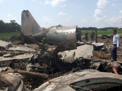 Συνετρίβη αεροσκάφος που μετέφερε τον Πο...