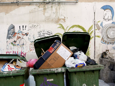 Πάτρα: Ξεκίνησε η αποκομιδή των απορριμμ...